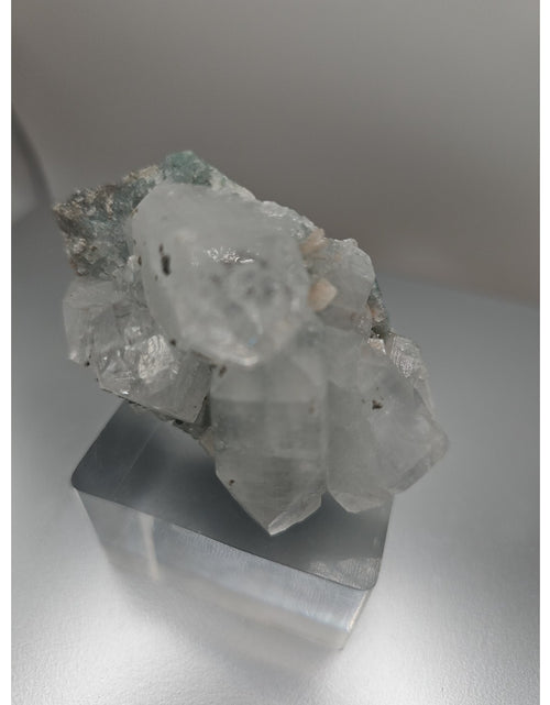 Load image into Gallery viewer, Apophyllite crystal specimen 108grams
