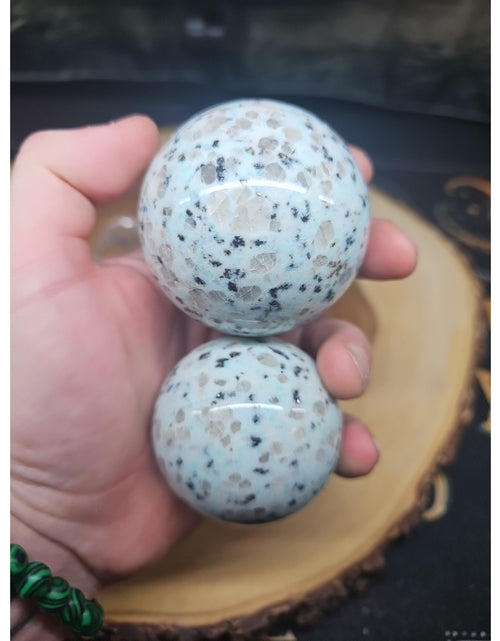 Load image into Gallery viewer, 2Pcs A Set Of Natural Quartz Crystal Jasper Sphere Ball Polished 50-60mm &amp;stand
