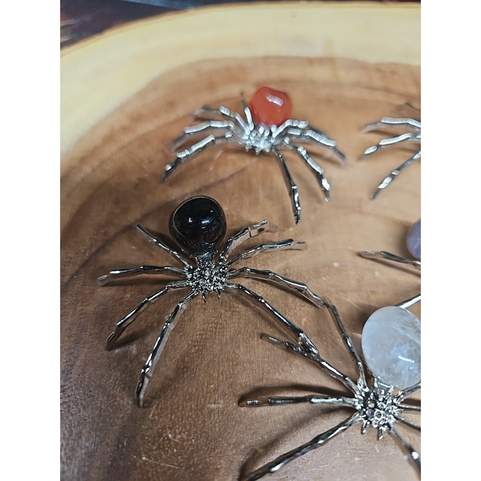 1 Spider Crystal Ramdom Crystal Stone