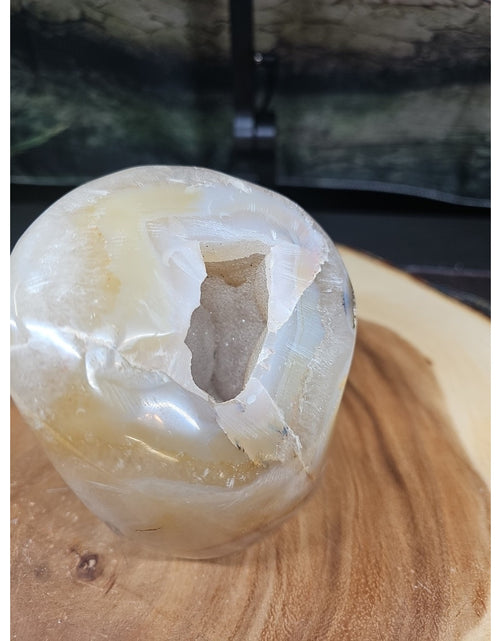 Load image into Gallery viewer, 2.69LB 1Pcs Natural Agate Carnelian Quartz Crystal Decoration Geode
