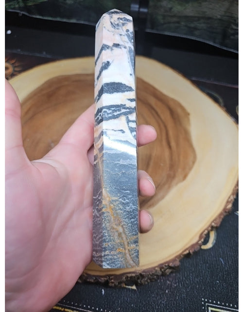 Load image into Gallery viewer, Zebra Stone Tower 443g 8in Tall
