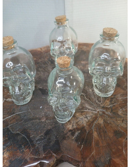 Load image into Gallery viewer, 4pcs Skull Decanter Leadfree Glass Skull Prop Bottle With Cork Stopper
