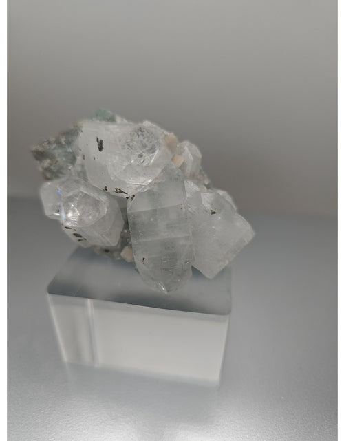 Load image into Gallery viewer, Apophyllite crystal specimen 108grams
