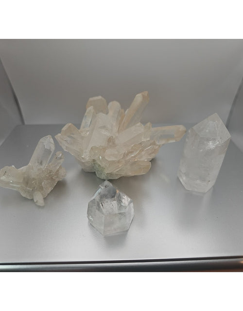 Load image into Gallery viewer, Quartz Crystal Cluster .97lb 4pcs
