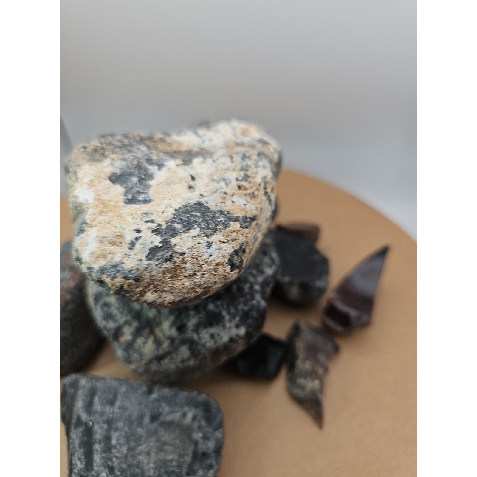 3.65lbs raw obsidian stone