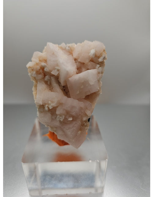 Load image into Gallery viewer, Mangano Calcite Peru 136grams
