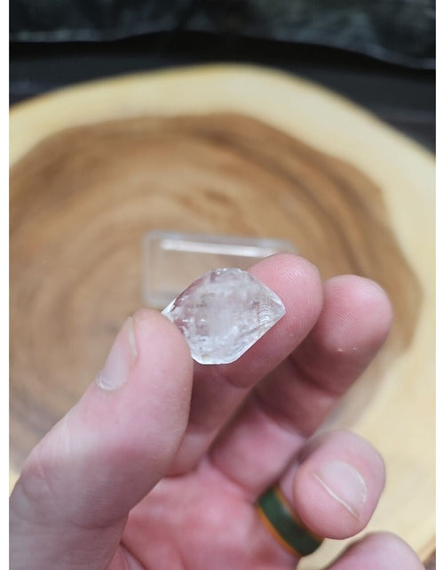 Load image into Gallery viewer, herkimer diamond quartz crystal new york 21grams 6 Large Cut
