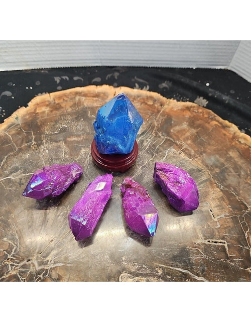 Load image into Gallery viewer, 5Pcs Rainbow Aqua Aura Quartz Crystal Cluster Points Titanium Coating w/Stand
