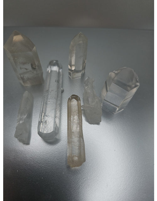 Load image into Gallery viewer, White Quartz Crystals 7pcs
