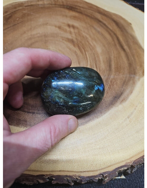 Load image into Gallery viewer, Labradorite Plam Stone 117 Grams Healing
