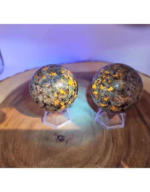 Load image into Gallery viewer, Yooperlite Stone Sphere 55mm 1 Each

