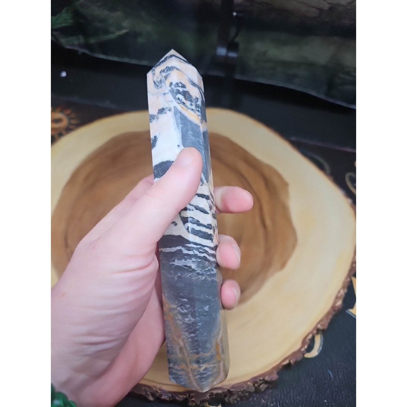 Zebra Stone Tower 443g 8in Tall