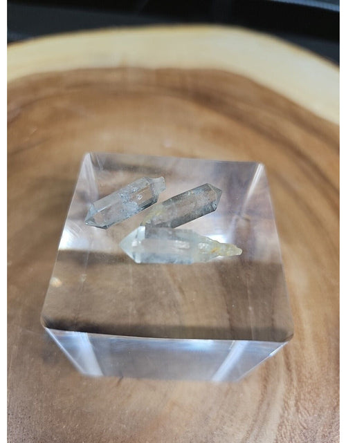 Load image into Gallery viewer, 3 herkimer diamonds new york
