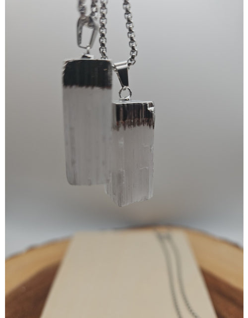 Load image into Gallery viewer, Selenite Crystal Necklace 1 Each W/Chain

