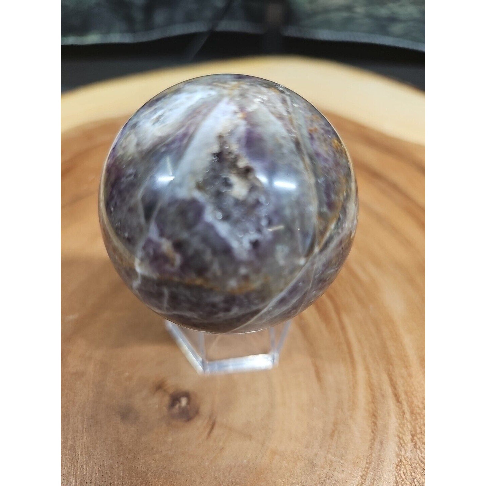 Chevron Amethyst. .66lbs 56mm. W/Stand