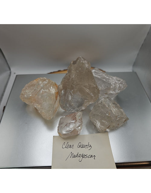 Load image into Gallery viewer, Quartz Crystal Clusters 1.48lbs 5pcs From Madagascar

