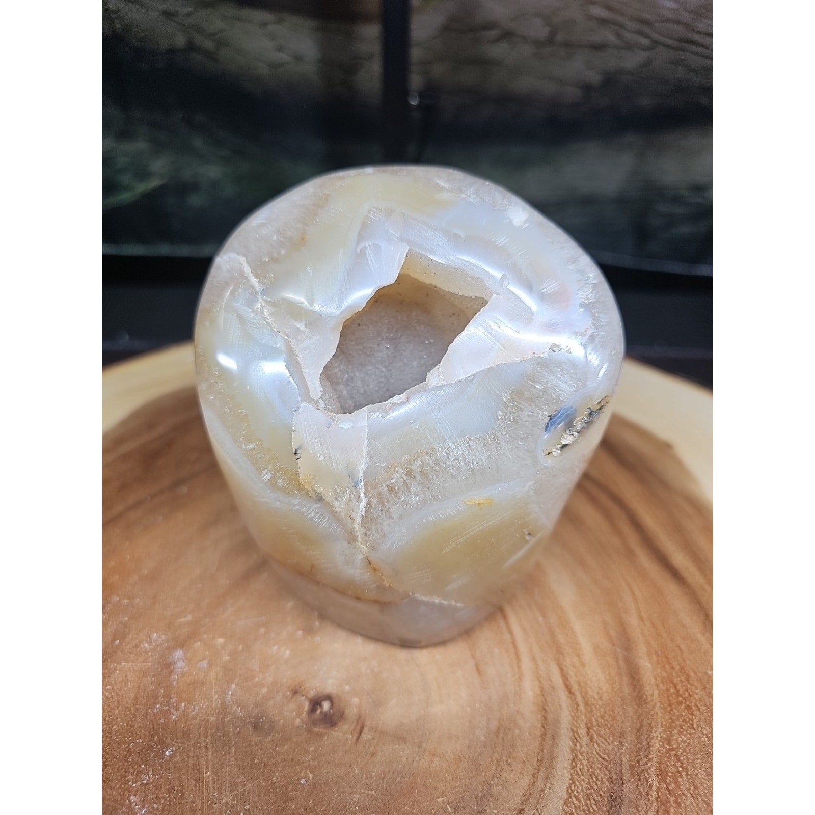 2.69LB 1Pcs Natural Agate Carnelian Quartz Crystal Decoration Geode