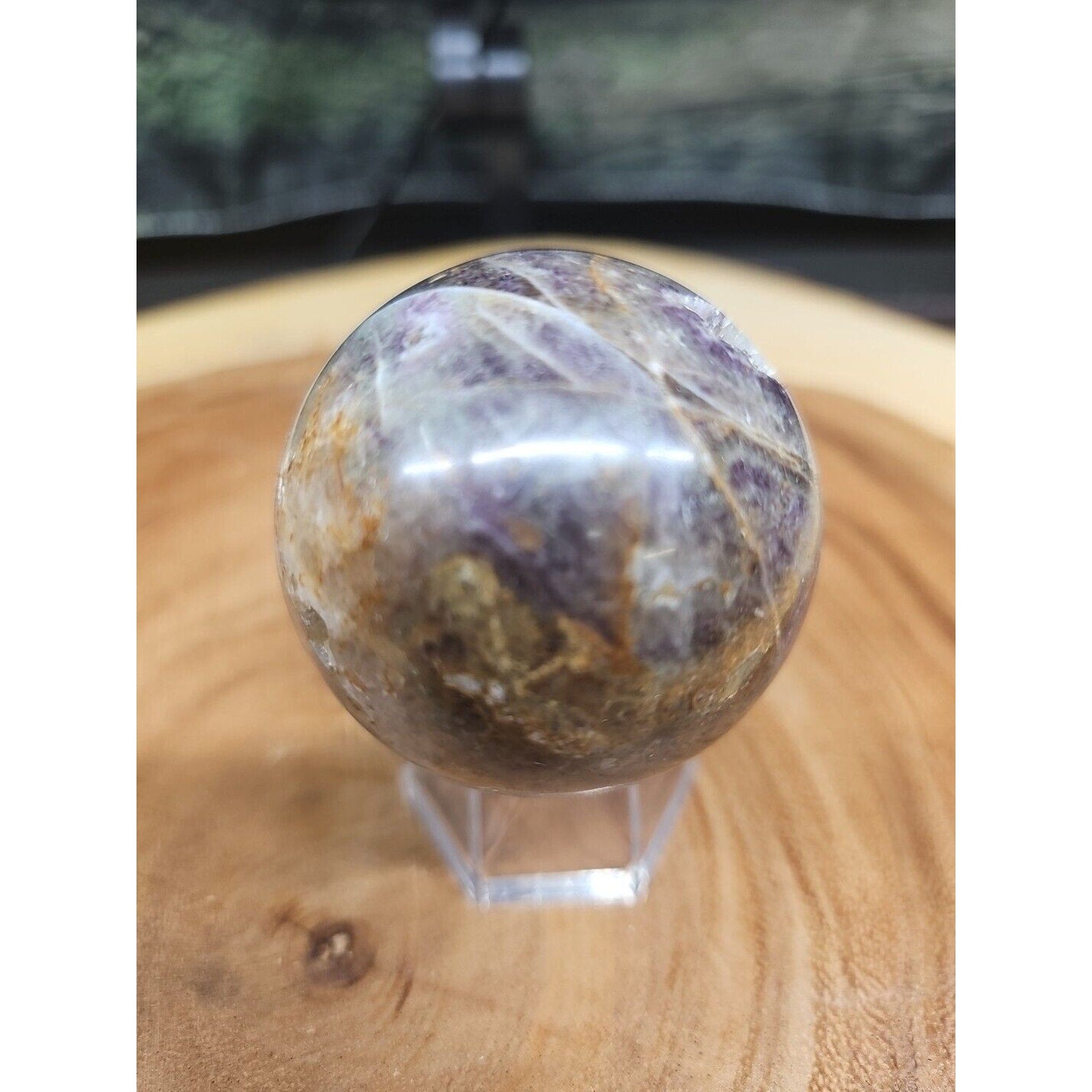 Chevron Amethyst. .66lbs 56mm. W/Stand