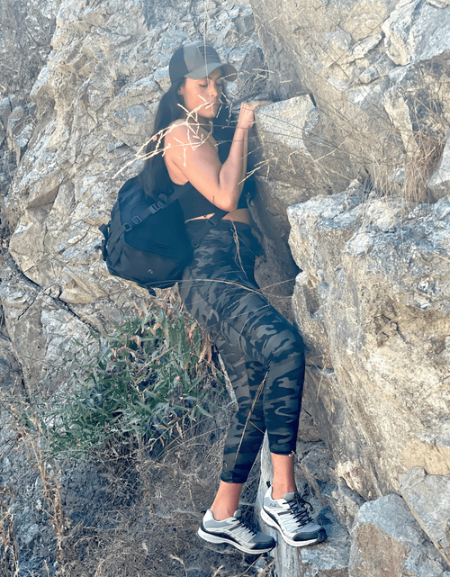 Load image into Gallery viewer, Tactical Medium Sling Range Bag
