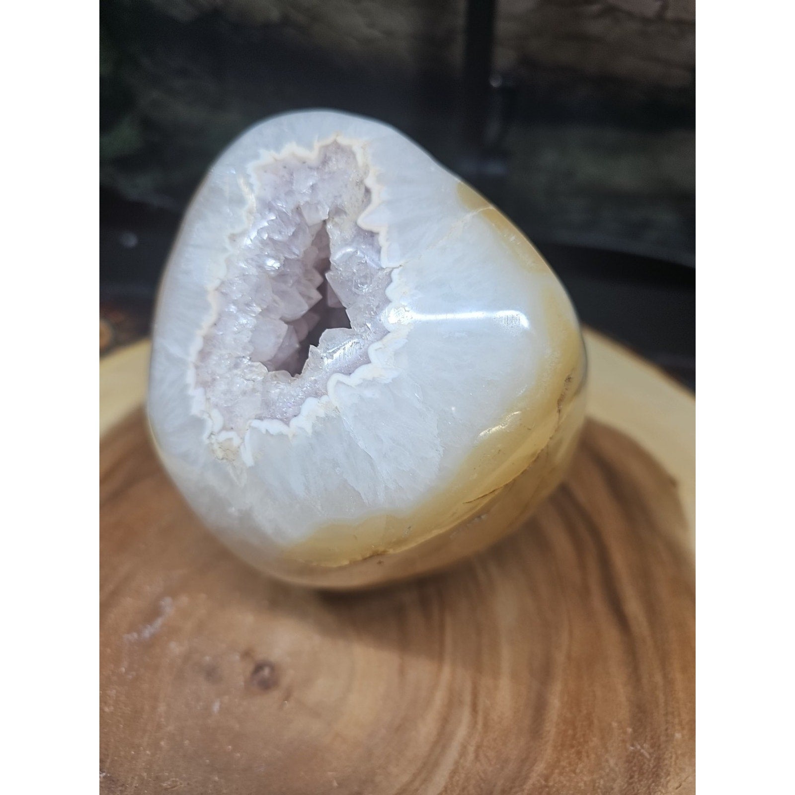 Natural 4.35lb Agate Carnelian Quartz Crystal Geode