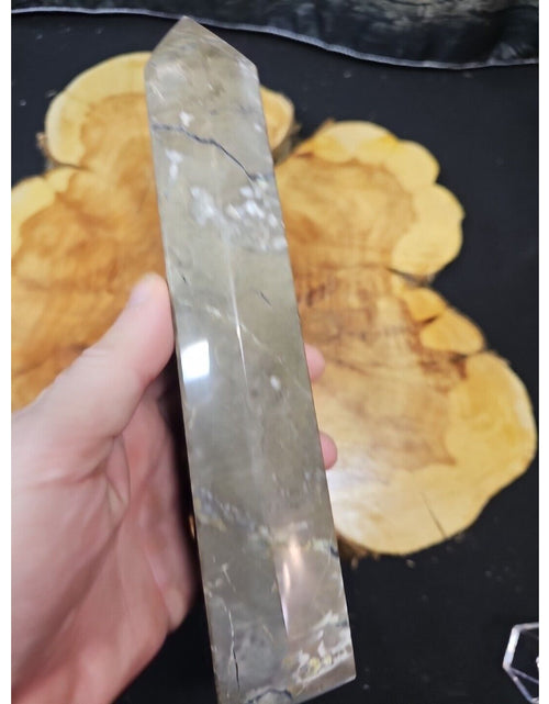 Load image into Gallery viewer, 1.71LB 1Pcs Vesuvianite Agate Carnelian Crystal Point Flashing FLUOR Under UV
