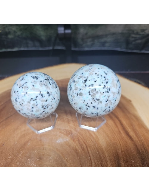 Load image into Gallery viewer, 2Pcs A Set Of Natural Quartz Crystal Jasper Sphere Ball Polished 50-60mm &amp;stand
