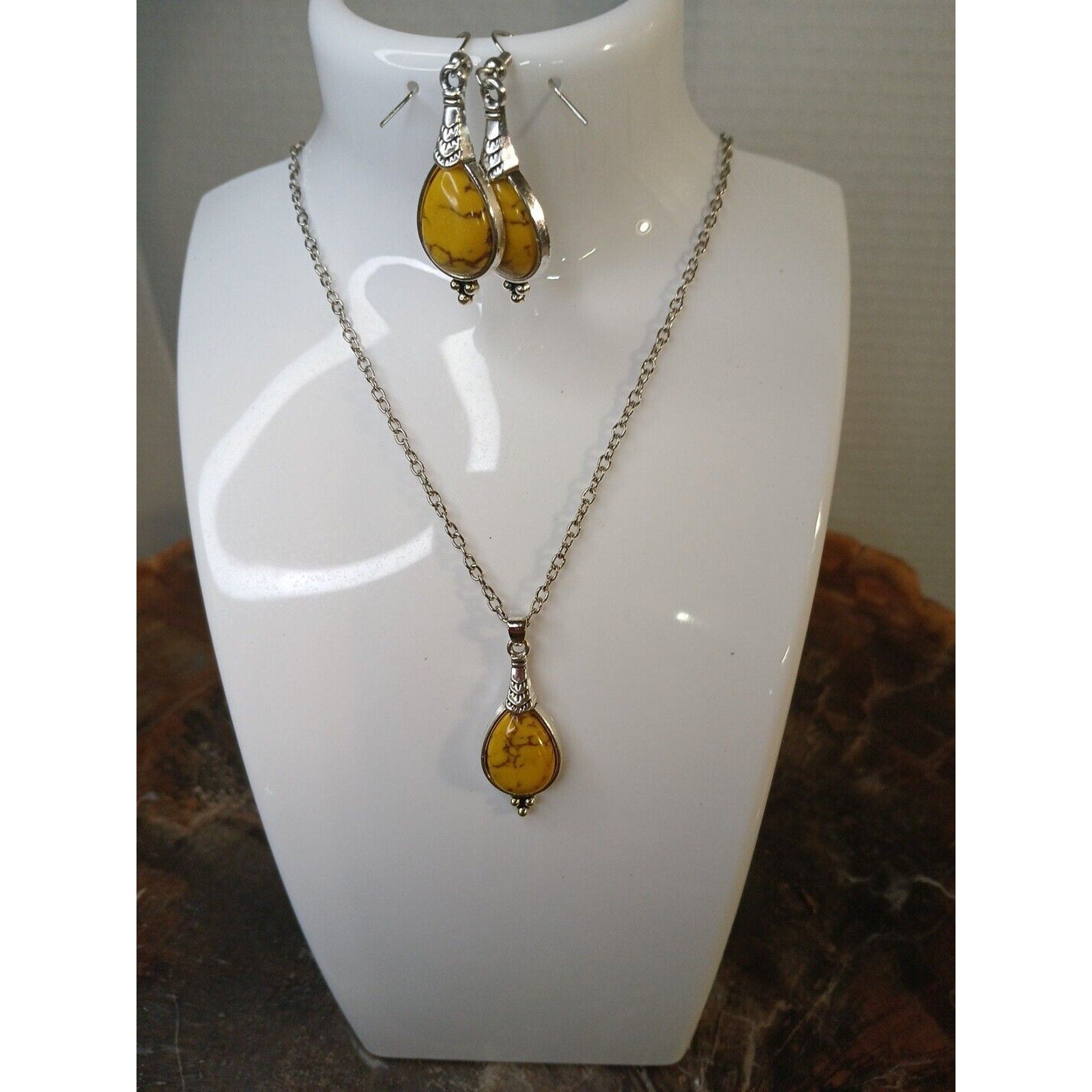 NATURAL STONE NECKLACE AND EARRINGS