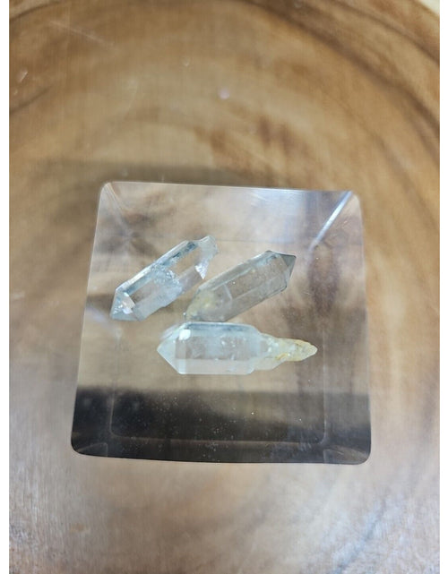 Load image into Gallery viewer, 3 herkimer diamonds new york

