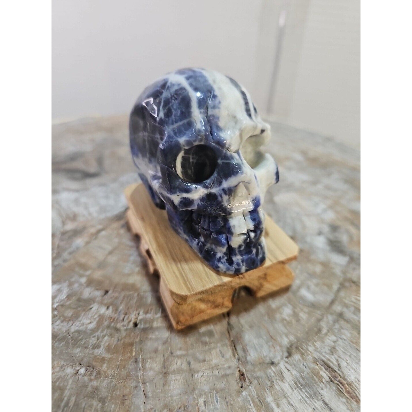 356G Natural Blue stripe quartz hand Carved skull crystal healing