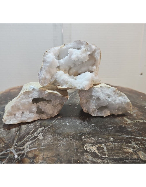 Load image into Gallery viewer, 3pcs 1.85lbs Geode Crystal Moroccan Quartz
