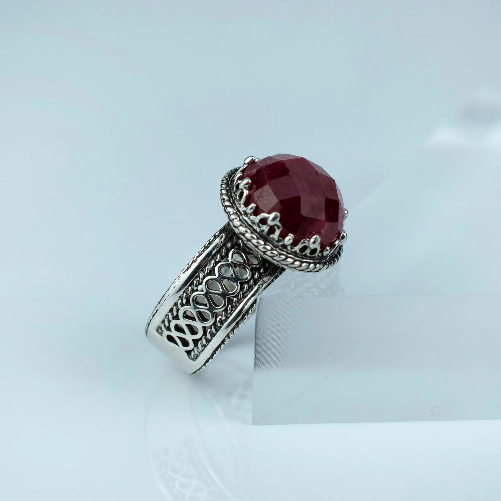 Filigree Art Ruby Corundum Gemstone Women Silver Cocktail Ring