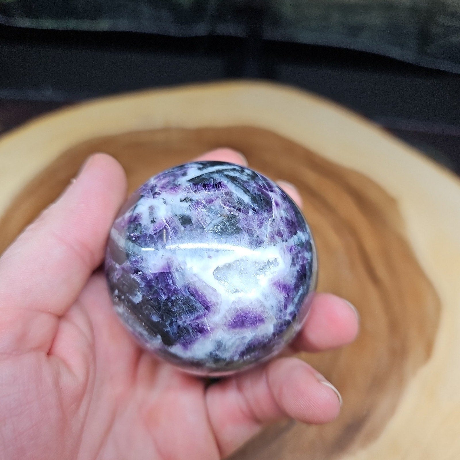 Phantom chevron sphere and stand