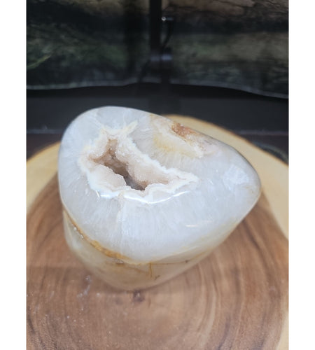 Natural 4.71lb Agate Carnelian Quartz Crystal Geode