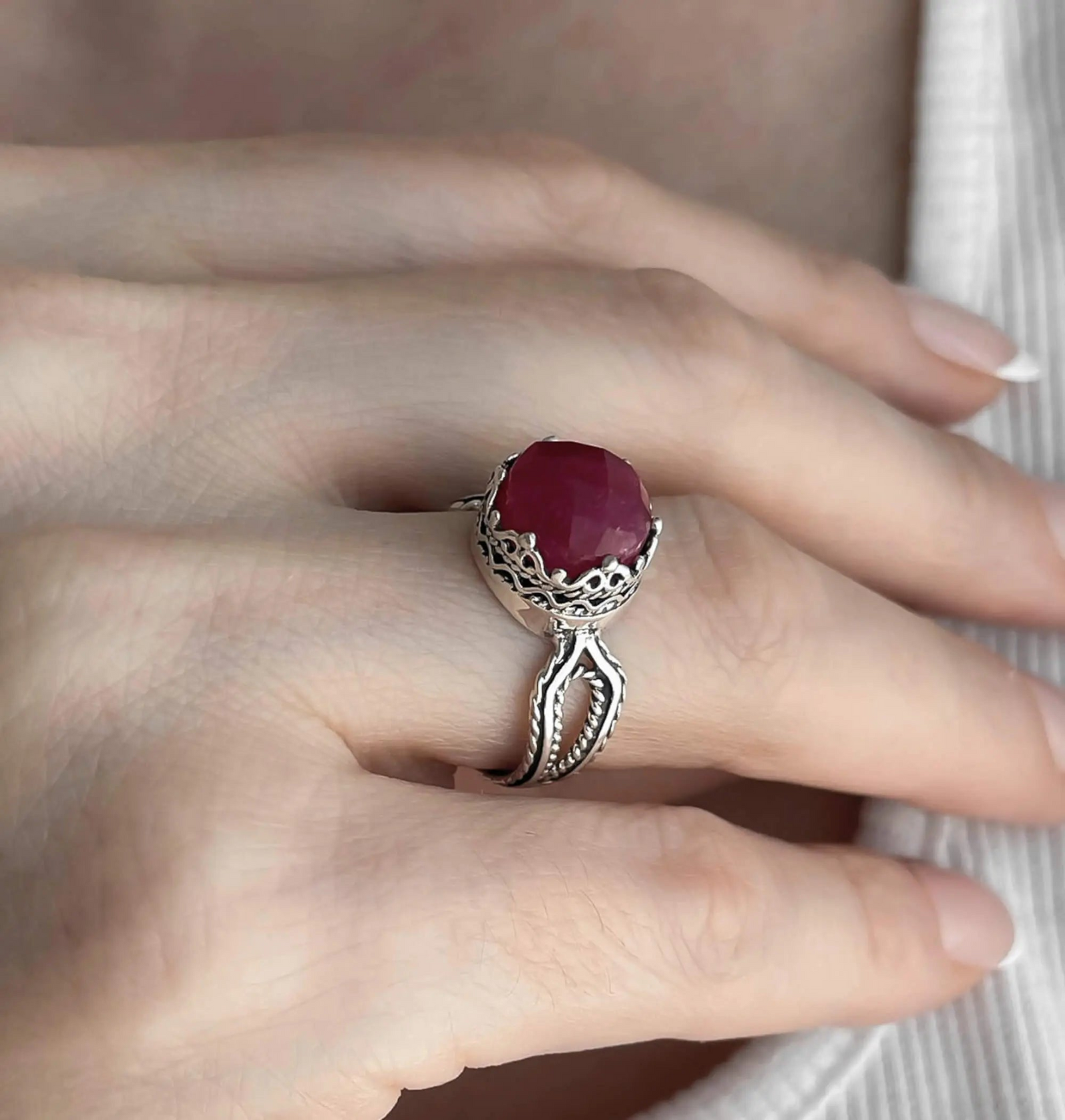 Ruby Corundum Gemstone Filigree Art Women Sterling Silver Cocktail Ring