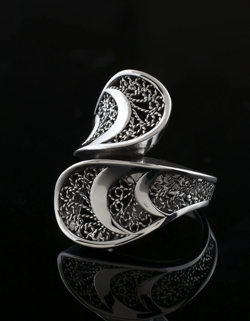 Load image into Gallery viewer, Sterling Silver Filigree Art Women Twisted Bypass Cocktail Ring
