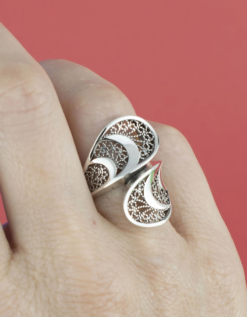 Load image into Gallery viewer, Sterling Silver Filigree Art Women Twisted Bypass Cocktail Ring
