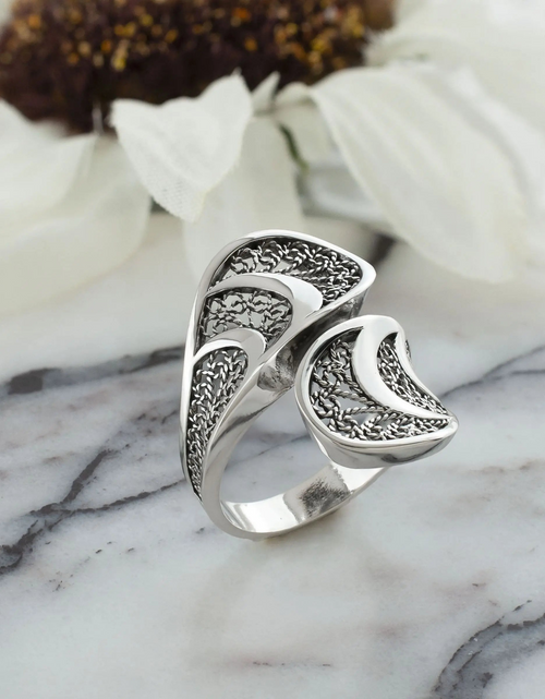 Load image into Gallery viewer, Sterling Silver Filigree Art Women Twisted Bypass Cocktail Ring

