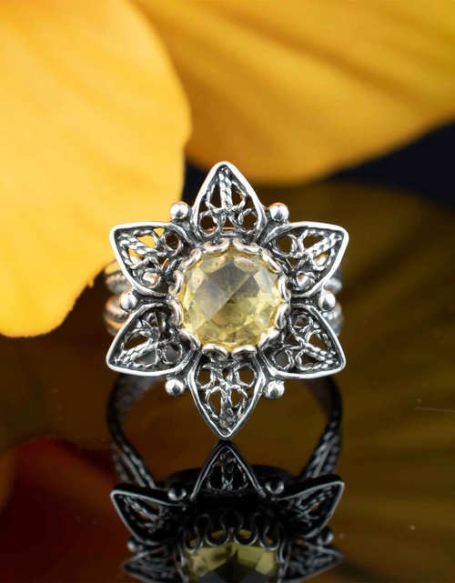 Load image into Gallery viewer, Filigree Art Citrine Gemstone Daisy Flower Women Silver Cocktail Ring

