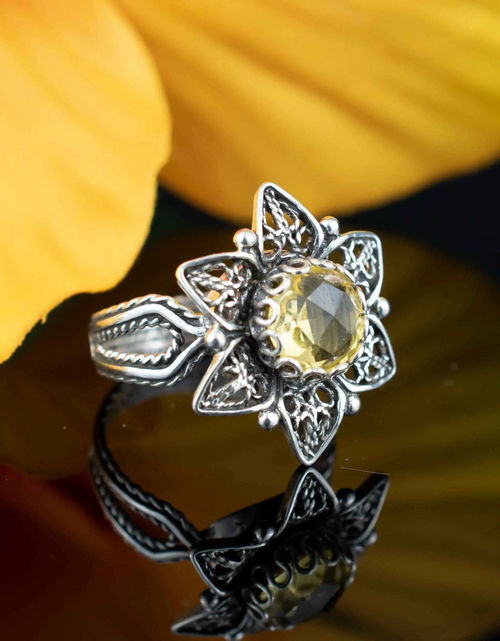 Load image into Gallery viewer, Filigree Art Citrine Gemstone Daisy Flower Women Silver Cocktail Ring
