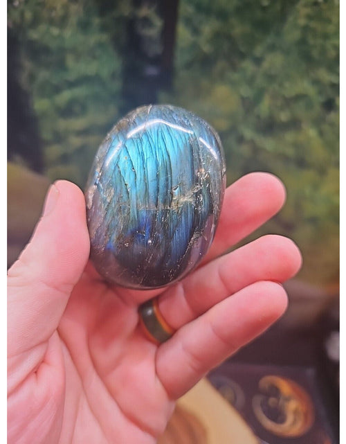 Load image into Gallery viewer, Labradorite Plam Stone 117 Grams Healing
