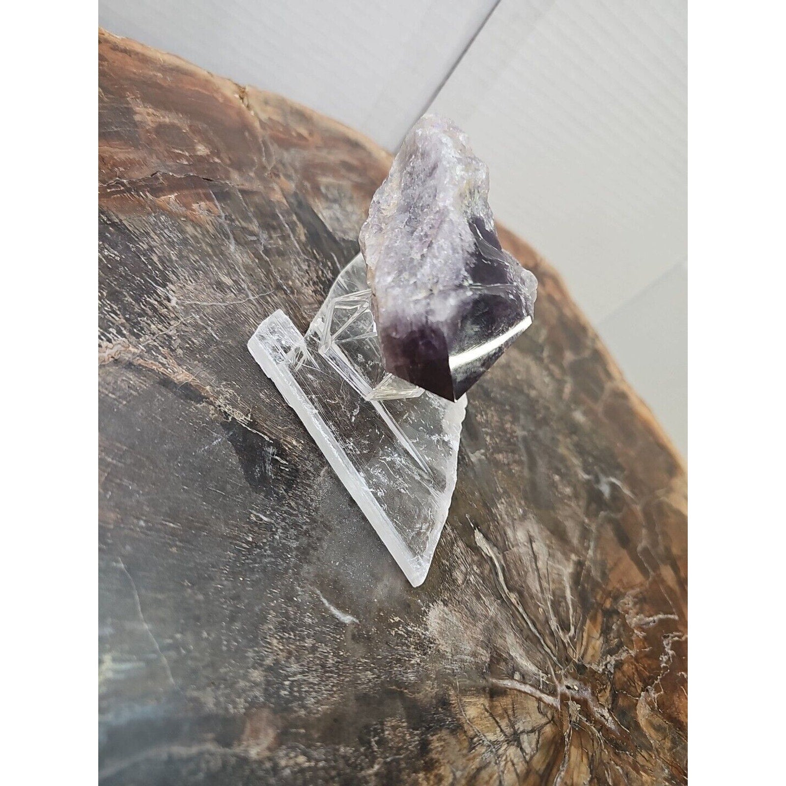 209g Amethyst Point Crystal W/ Selenite Base Really Great Point!!