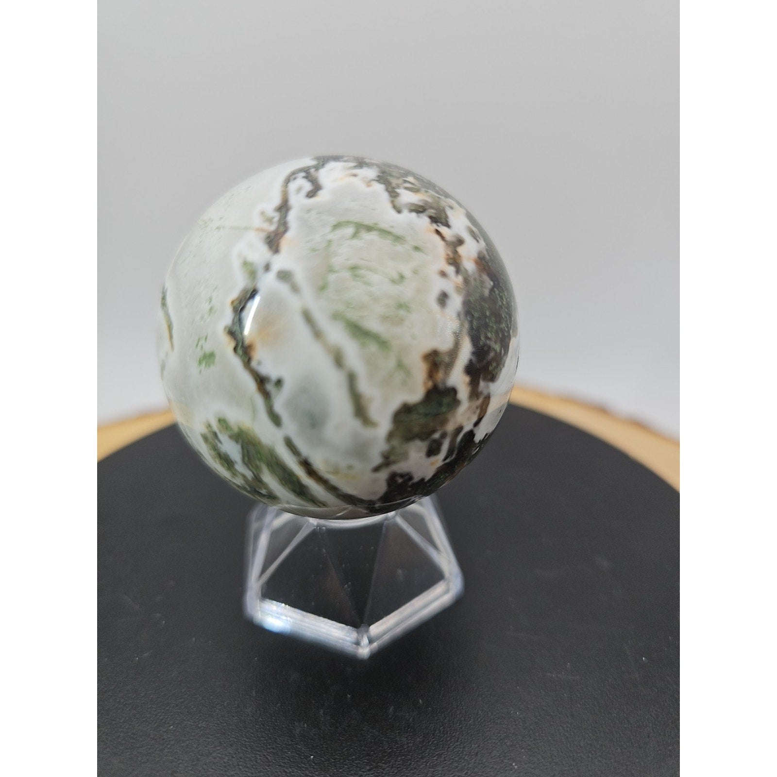 Moss Agate Sphere 187g Wstand 51mm