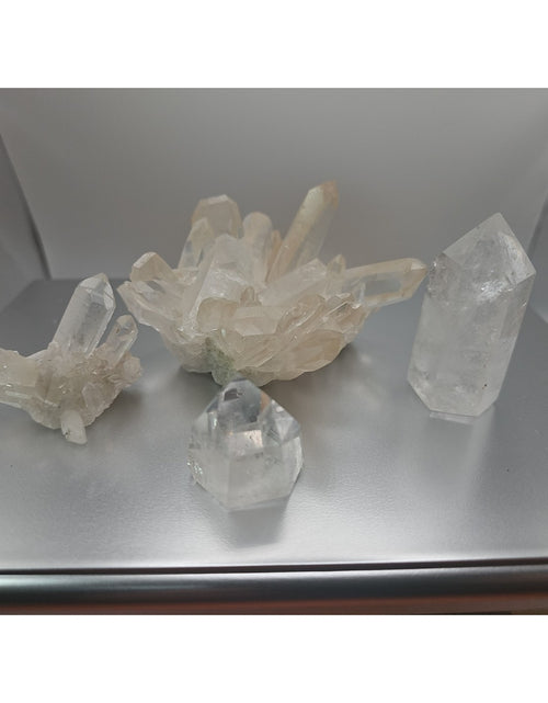Load image into Gallery viewer, Quartz Crystal Cluster .97lb 4pcs
