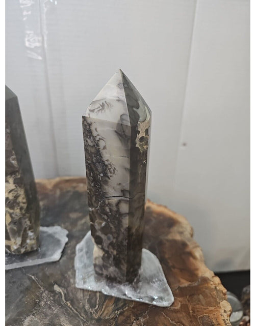 Load image into Gallery viewer, 4.28LB 3Pcs Natural Vesuvianite Agate Carnelian Crystal Point W/Selenite Base
