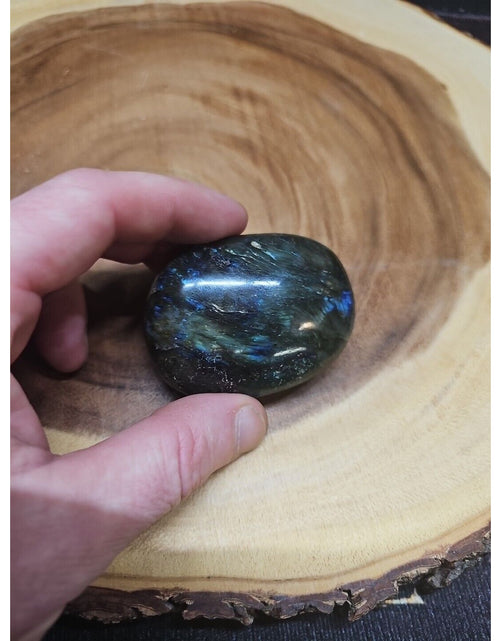 Load image into Gallery viewer, Labradorite Plam Stone 117 Grams Healing
