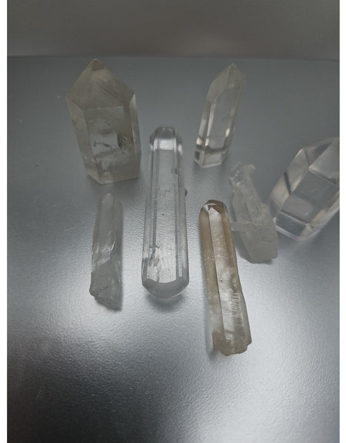 Load image into Gallery viewer, White Quartz Crystals 7pcs
