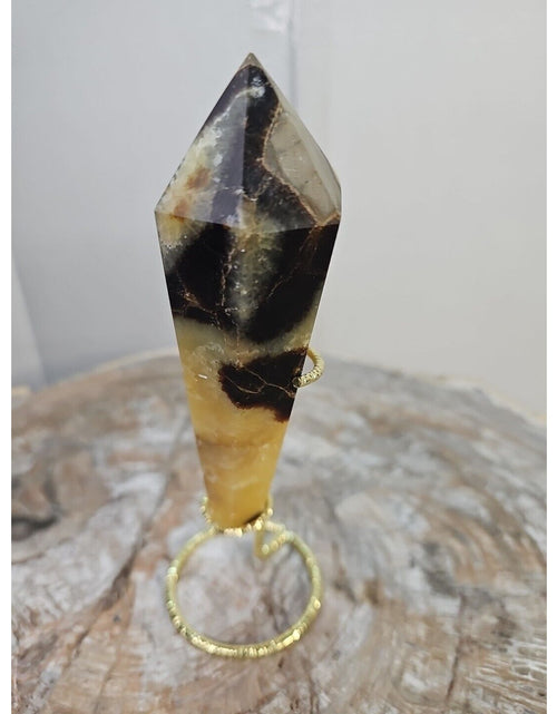 Load image into Gallery viewer, 251g Big Dragon Septarian Geode Quartz Crystal Geode Scepter Point Tower Healing
