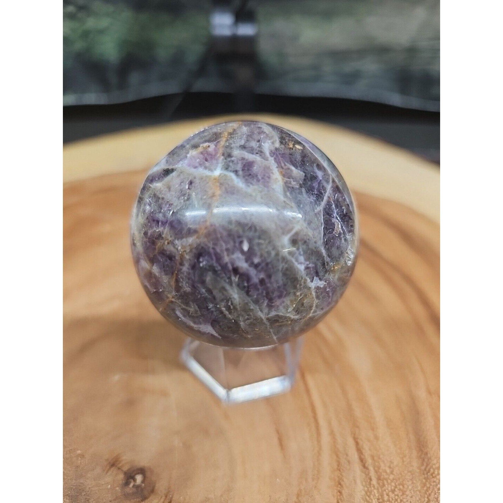 Chevron Amethyst. .66lbs 56mm. W/Stand