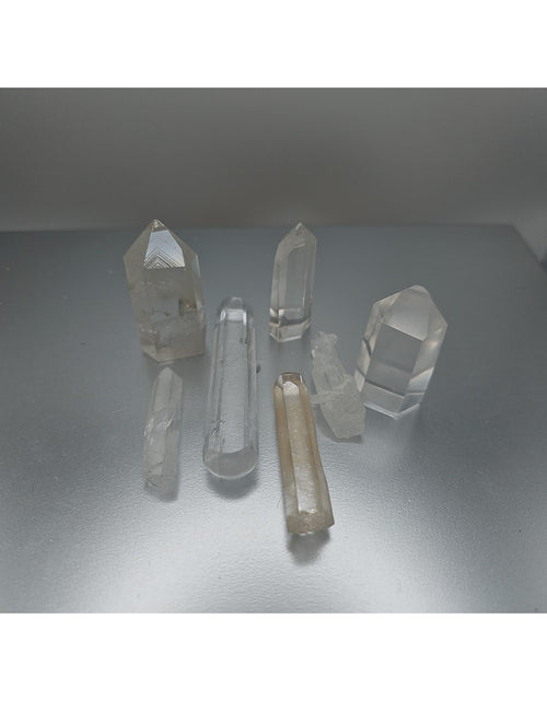 Load image into Gallery viewer, White Quartz Crystals 7pcs
