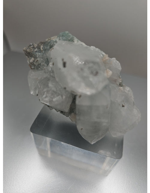 Load image into Gallery viewer, Apophyllite crystal specimen 108grams
